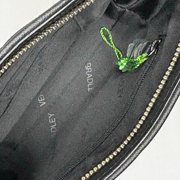 Vera Bradley Laser Cut Flowerlines Wristlet Black White Faux Leather NWOT - Picture 7 of 13